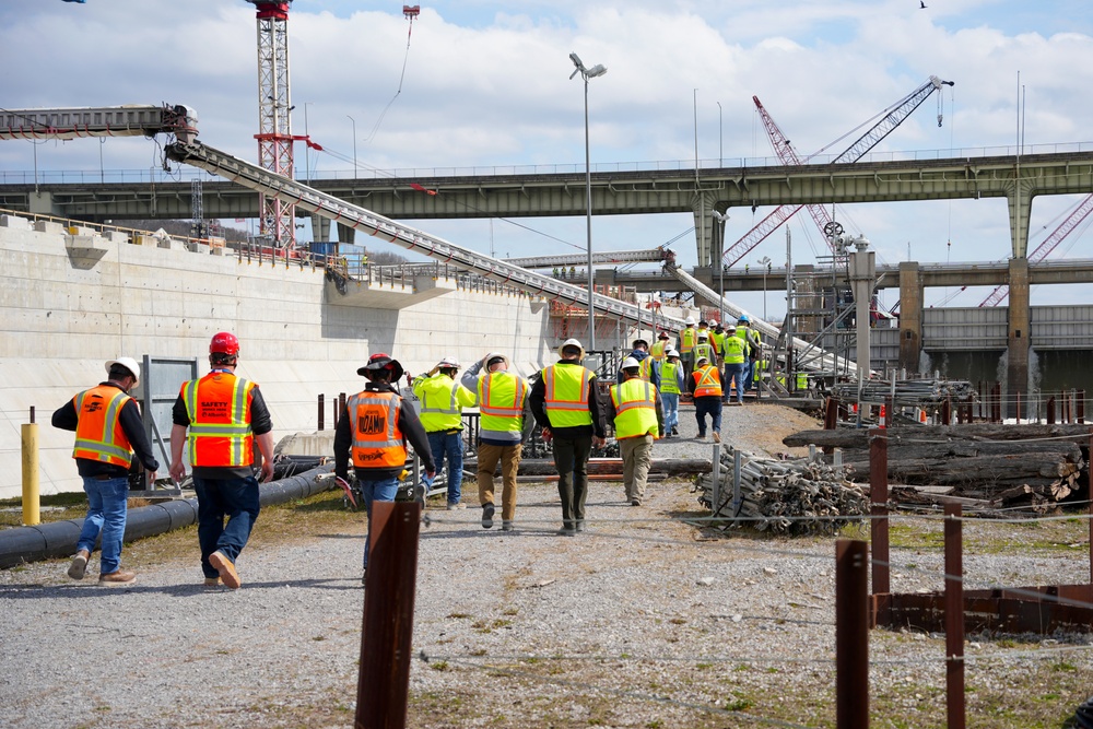 USACE hosts prospective contractors for Chickamauga Lock home stretch