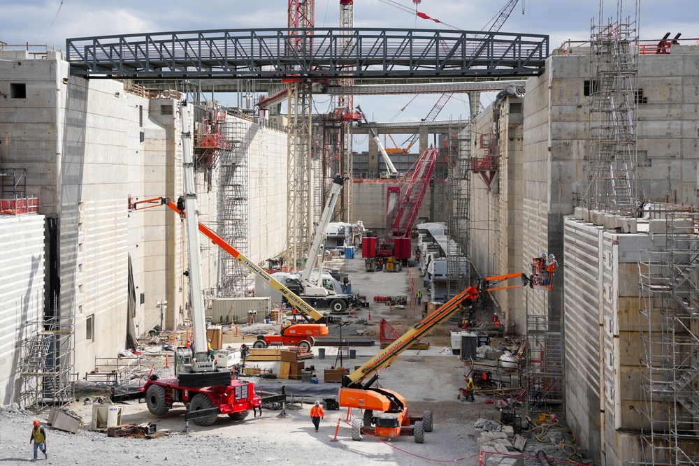 USACE hosts prospective contractors for Chickamauga Lock home stretch