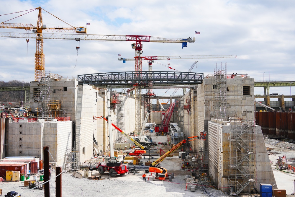 USACE hosts prospective contractors for Chickamauga Lock home stretch