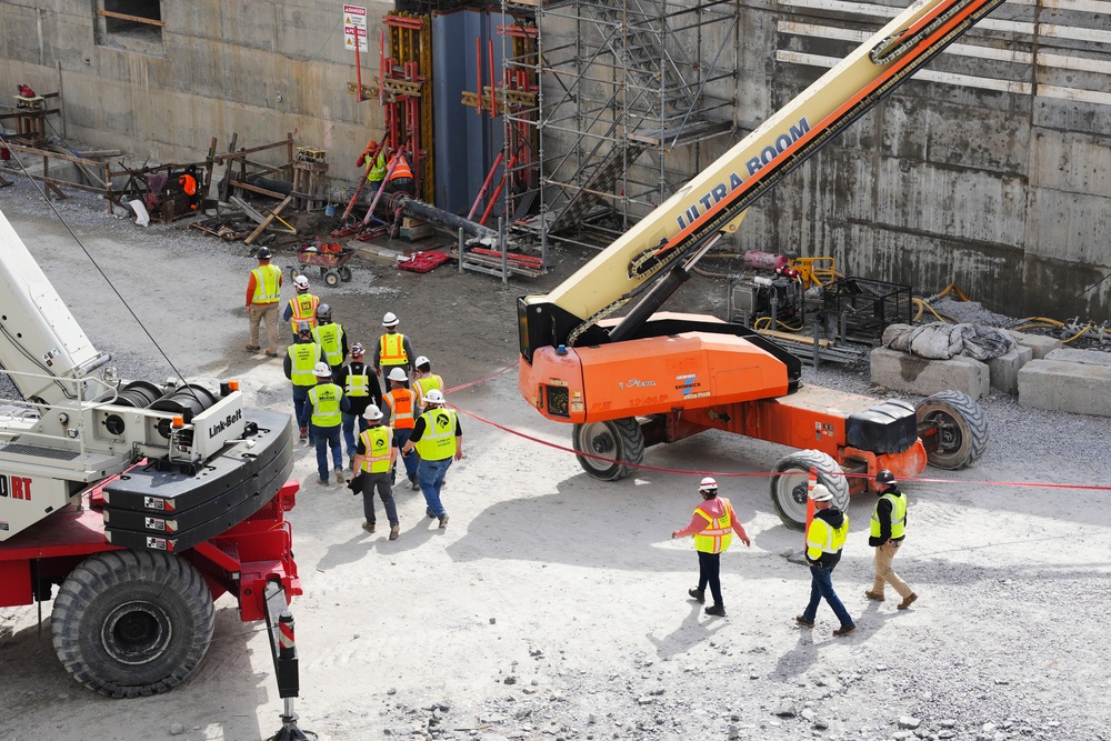 USACE hosts prospective contractors for Chickamauga Lock home stretch