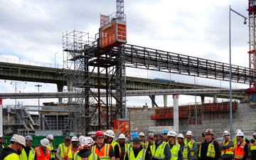 USACE hosts prospective contractors for Chickamauga Lock home stretch