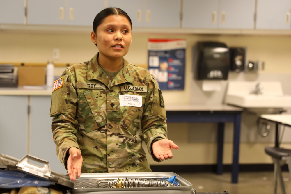 River Ridge High Schoolers meet combat medics of 62nd MDE, 250th FRST