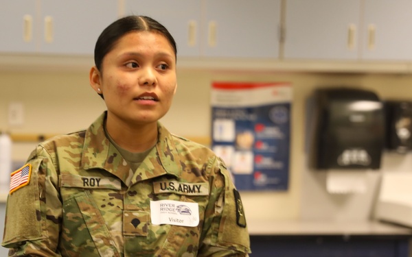 River Ridge High Schoolers meet combat medics of 62nd MDE, 250th FRST