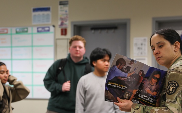 River Ridge High Schoolers meet combat medics of 62nd MDE, 250th FRST