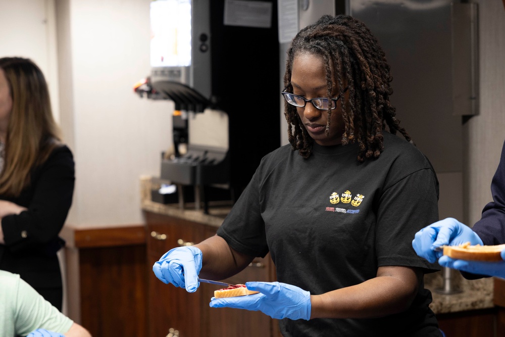 McFaul Sailors Prepare Meals for Local Mobile Community