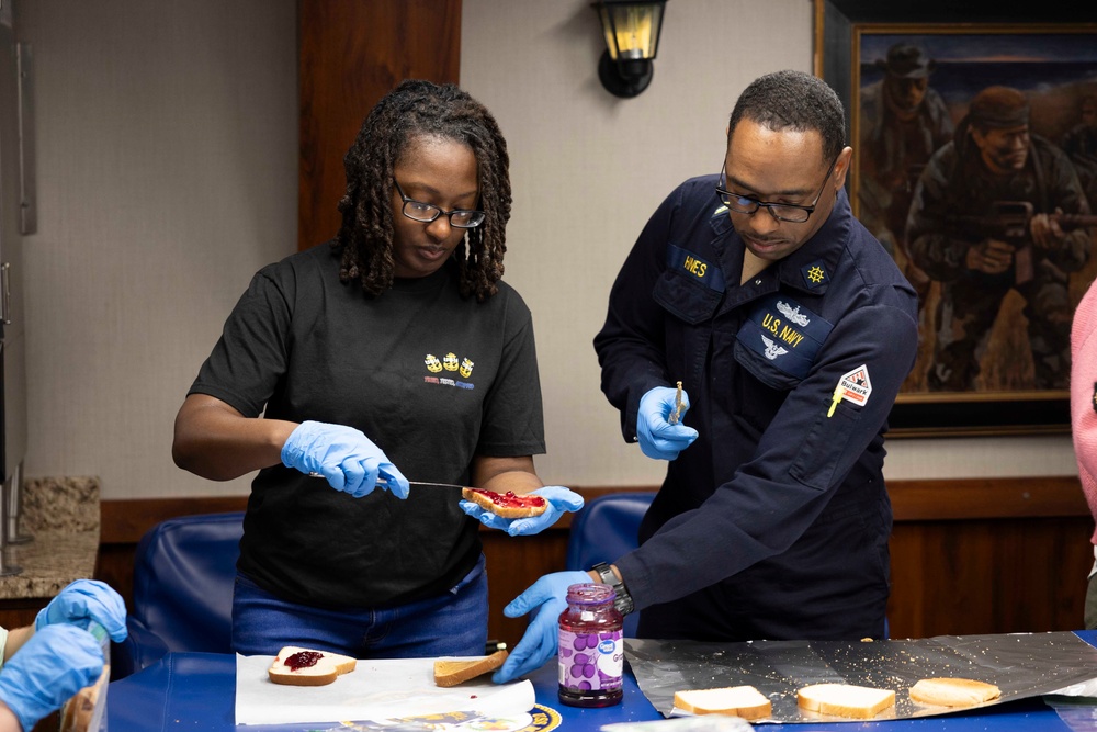 McFaul Sailors Prepare Meals for Local Mobile Community