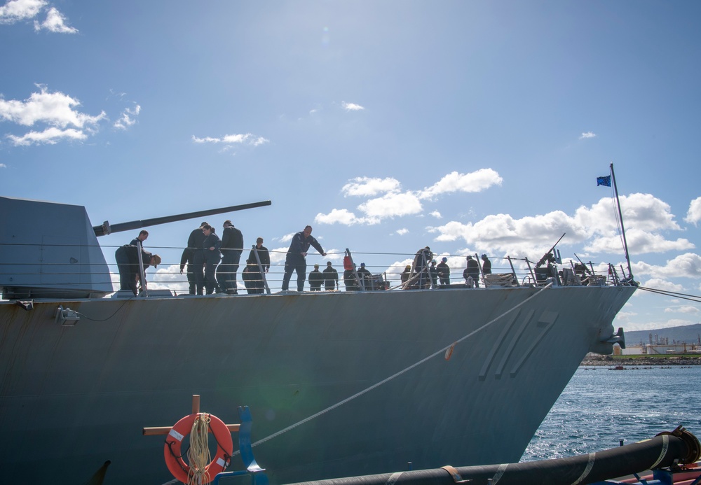 USS Paul Ignatius (DDG 117) visits Augusta Bay, Sicily