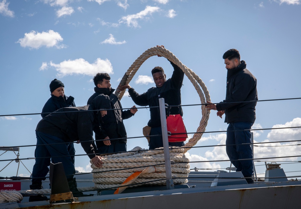 USS Paul Ignatius (DDG 117) visits Augusta Bay, Sicily