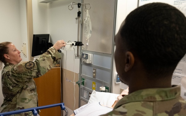 MEDIC-X teaches life-saving skills to administrative Airmen