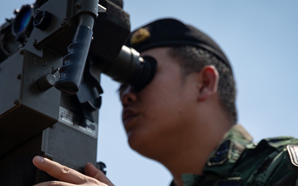 A member of the Royal Thai Armed Forces prepares for a Stinger/Starstreak engagement near Lop Buri, Thailand