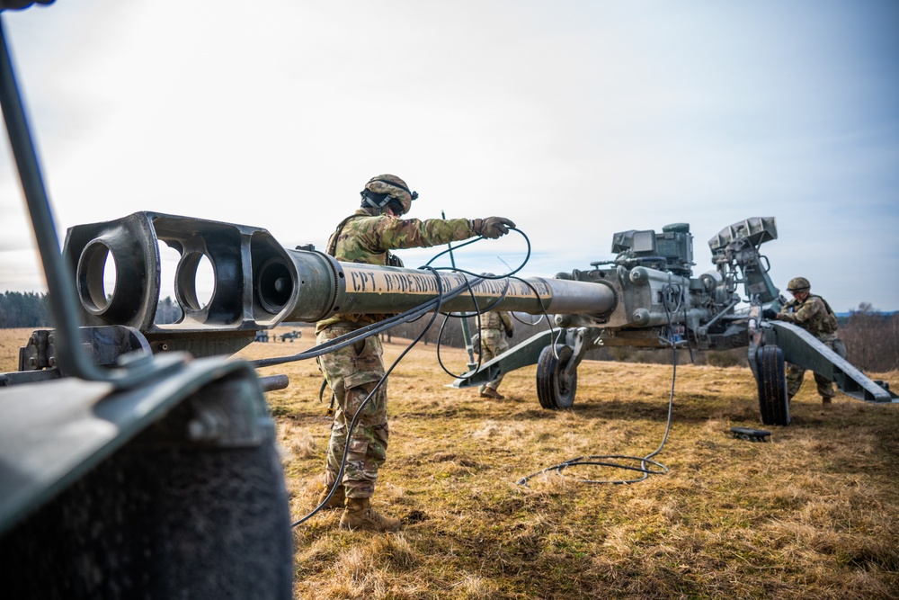 U.S. Army platoons certify in fire support and field artillery