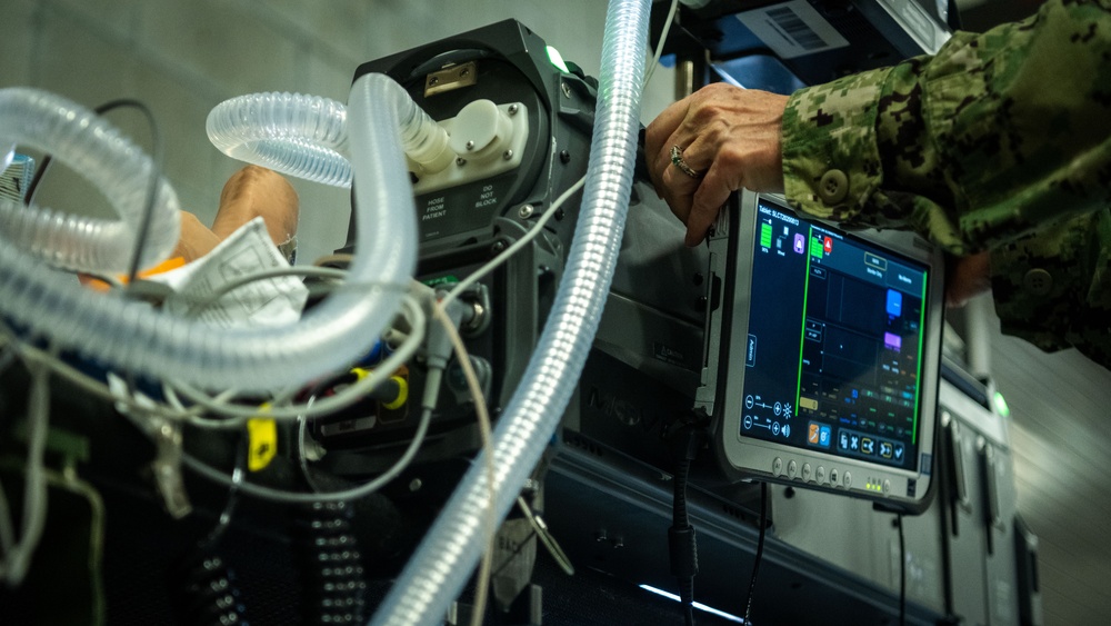 Navy reservists train trauma nursing during Operation Blue Horizon