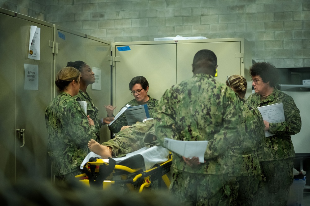 Navy reservists train trauma nursing during Operation Blue Horizon