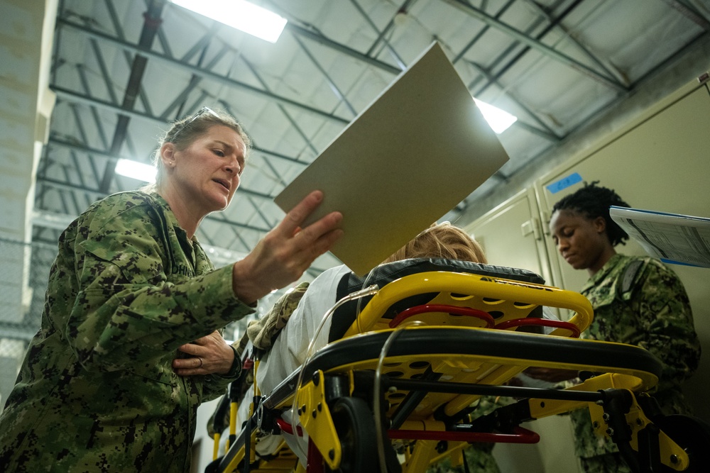 Navy reservists train trauma nursing during Operation Blue Horizon