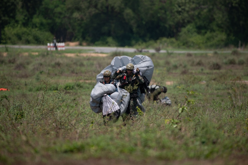 Cobra Gold 25 | Thailand, U.S military free-fall training