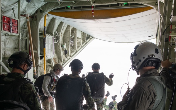 Cobra Gold 25 | Thailand, U.S military free-fall training