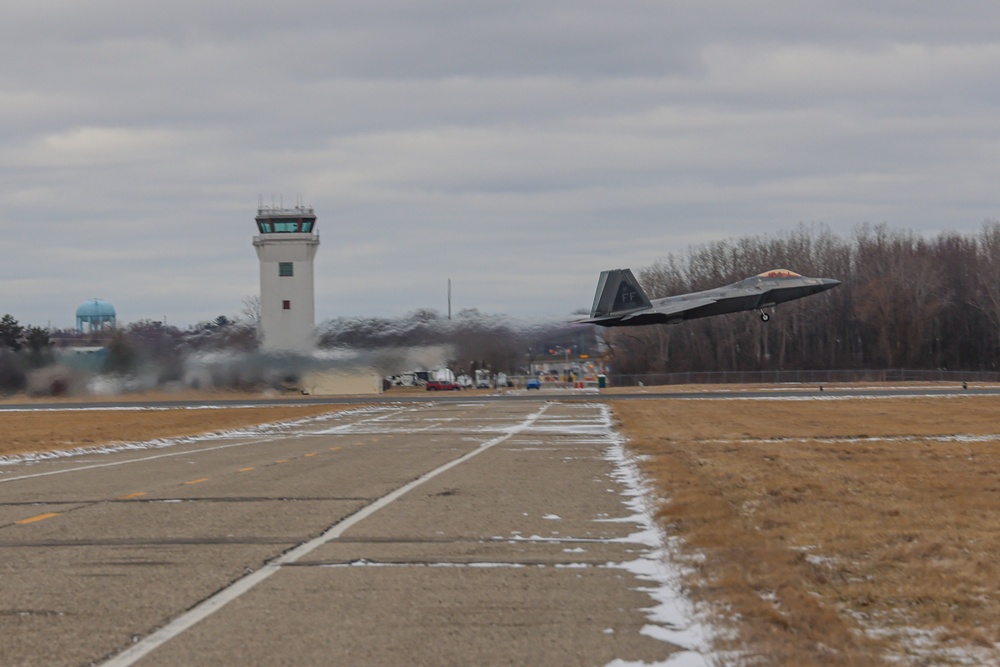 Mitchell Trophy Air Race revived at Selfridge