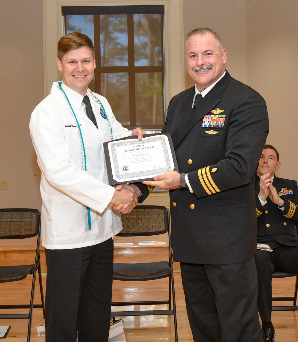 Naval Medical Center Camp Lejeune physician assistants program graduates five, welcomes new PAs into officer ranks