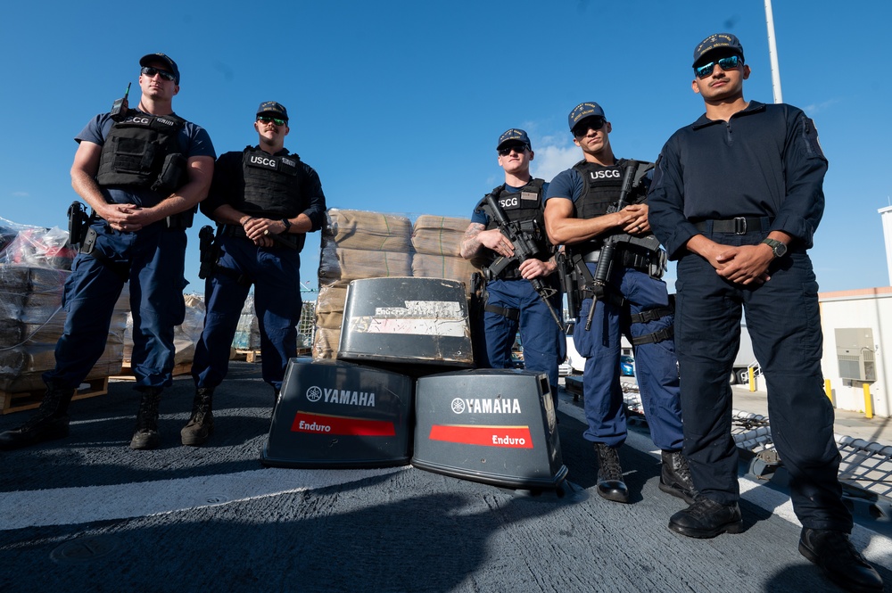 Coast Guard Cutter Valiant offloads approximately $141 million worth of narcotics at Base Miami Beach