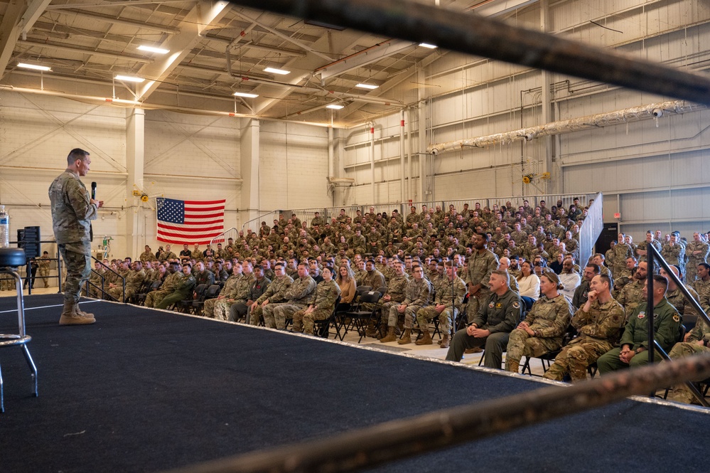 16th Air Force commander gets close up view of Recce Town’s crucial IW role in the modern age during two-day visit