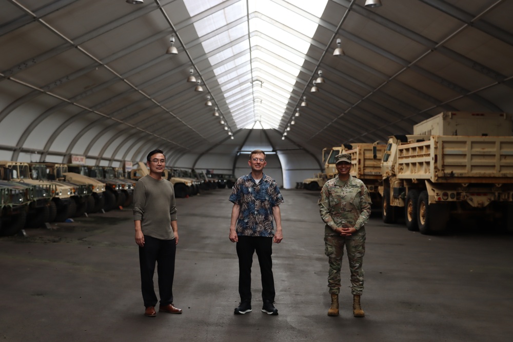 Army bestows prestigious logistician award to AFSBn-Hawaii employee