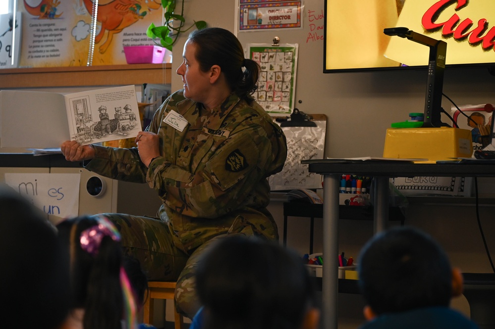 Oregon Guard Reads with Local Students During Read Across America 2025