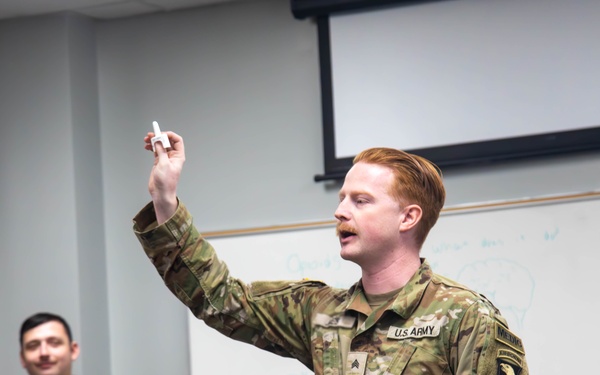 101st Division Sustainment Brigade Soldiers receive medical training