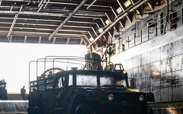 QUART 25.2: Amphibious transport operations at sea