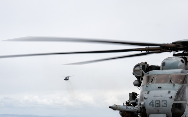 QUART 25.2: Super Stallion shuffle aboard Somerset