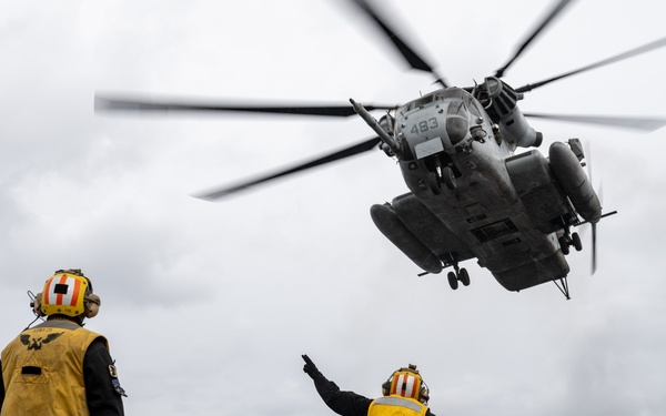 QUART 25.2: Super Stallion shuffle aboard Somerset