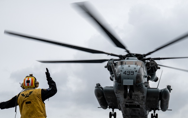 QUART 25.2: Super Stallion shuffle aboard Somerset