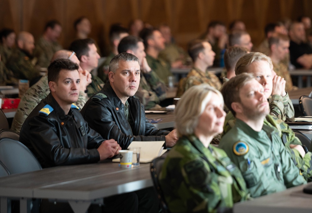 NATO allies discuss interoperability during airlift conference