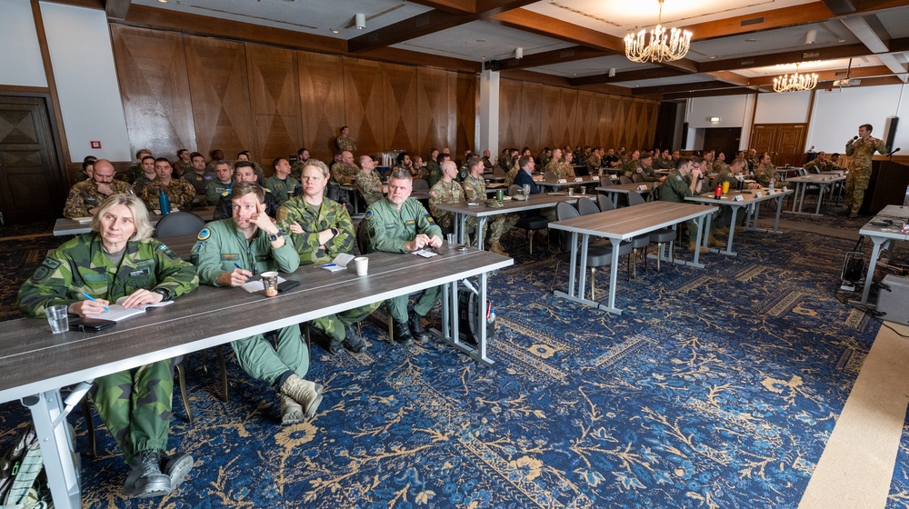 NATO allies discuss interoperability during airlift conference