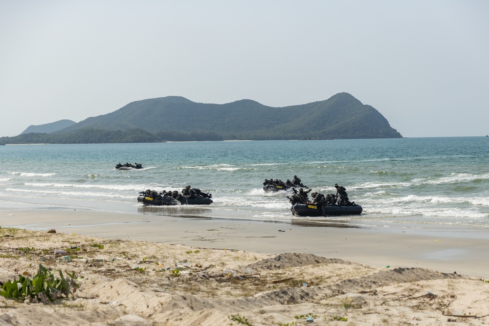 Cobra Gold 25: Multinational service members participate in Amphibious Exercise