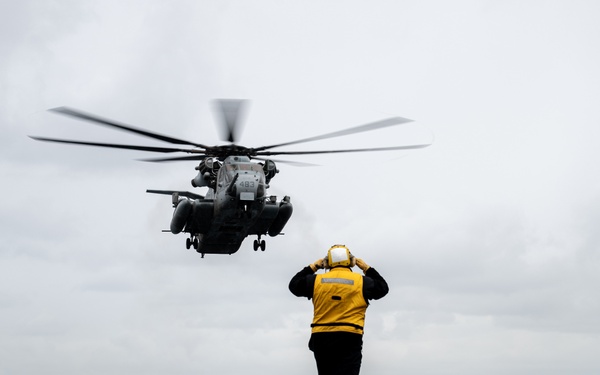 QUART 25.2: Super Stallion shuffle aboard Somerset