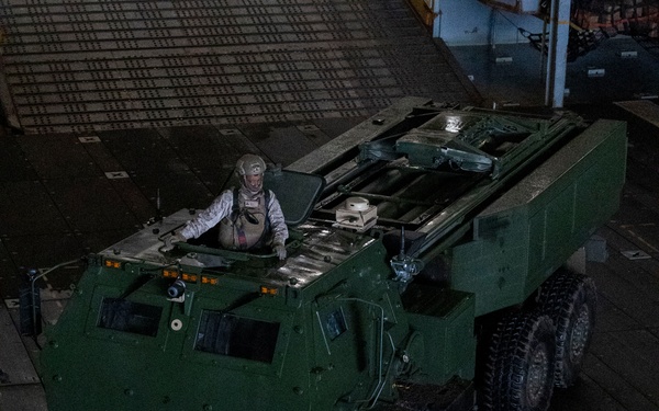 QUART 25.2: Assault Craft Unit 5 embarks USS Somerset