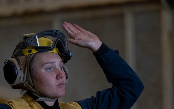 QUART 25.2: Assault Craft Unit 5 embarks USS Somerset