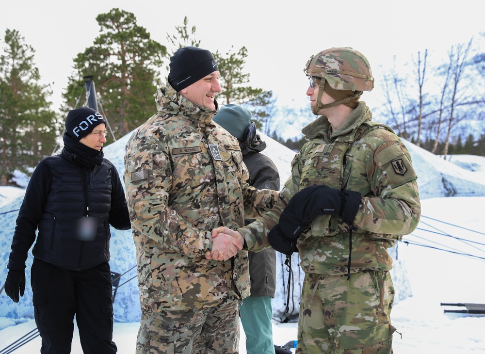 Vienna Document visitors observe U.S. Army MLRS battalion during exercise in Norway