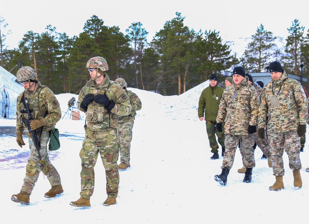 Vienna Document visitors observe U.S. Army MLRS battalion during exercise in Norway