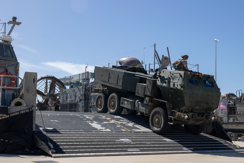 QUART 25.2: Marines and Sailors perform LCAC drills with HIMARS