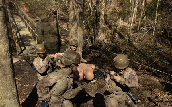 Field Medical Training Battalion ‒ East conducts casualty evacuation training