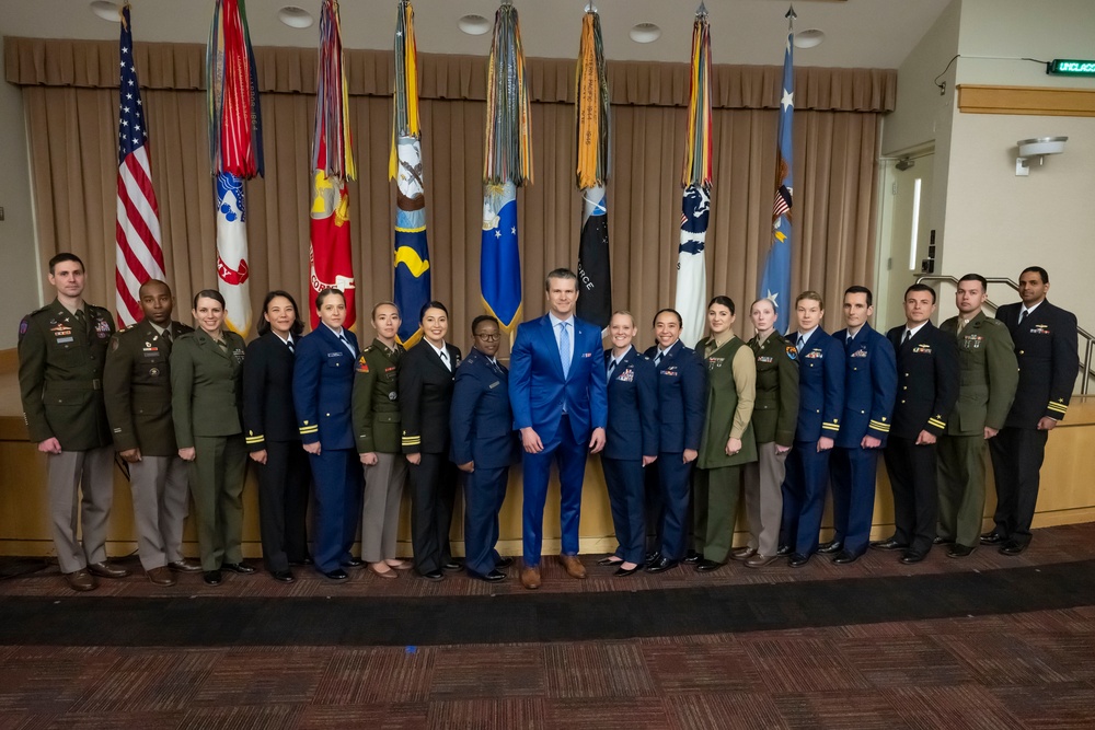 SD Hegseth Speaks to USSYP Students