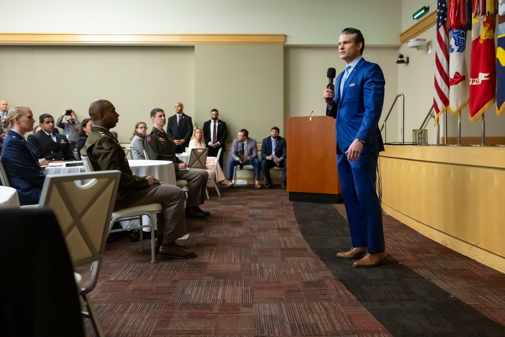 SD Hegseth Speaks to USSYP Students