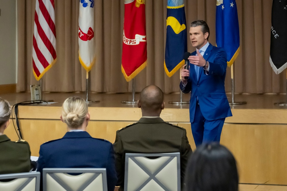 SD Hegseth Speaks to USSYP Students