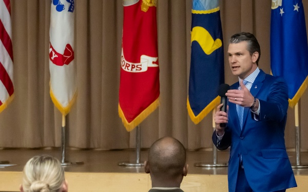 SD Hegseth Speaks to USSYP Students