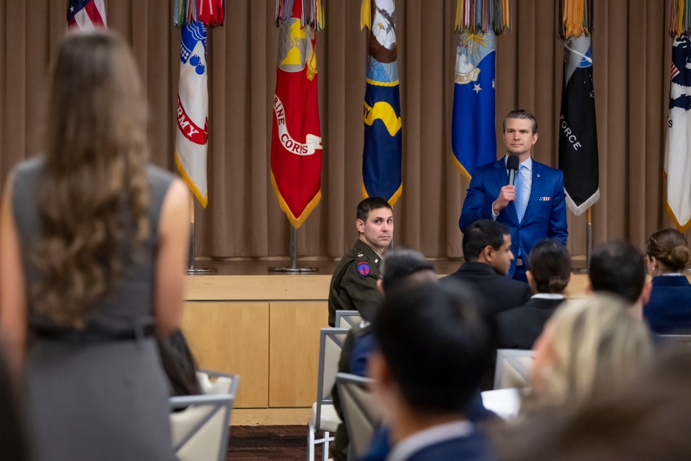 SD Hegseth Speaks to USSYP Students