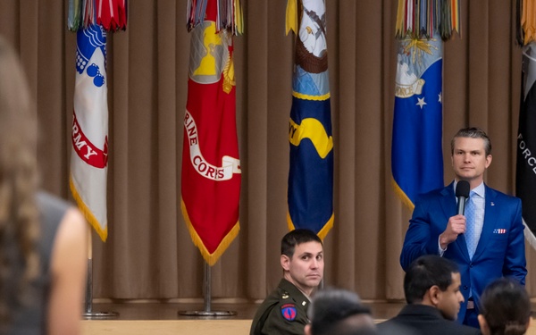 SD Hegseth Speaks to USSYP Students