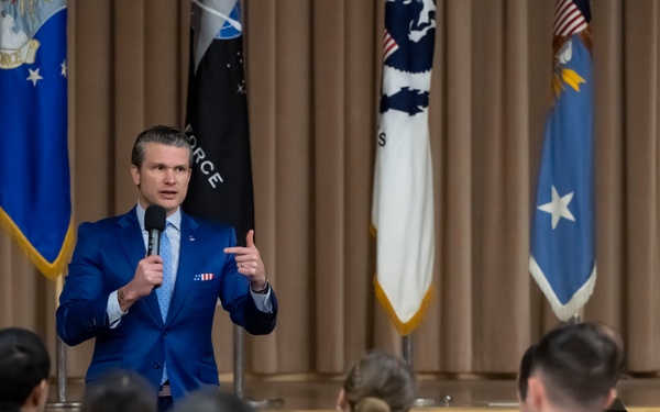 SD Hegseth Speaks to USSYP Students
