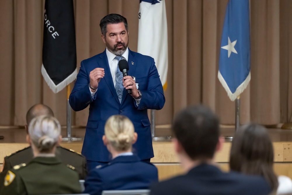 SD Hegseth Speaks to USSYP Students