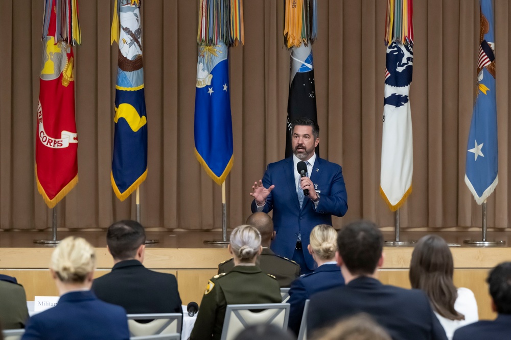 SD Hegseth Speaks to USSYP Students